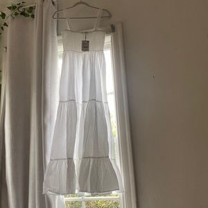 Never worn Zara XS super cute and simple white sundress